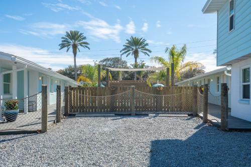 Hotel Salt Air Inn & Suites
