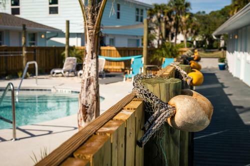 Hotel Salt Air Inn & Suites