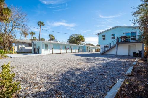 Hotel Salt Air Inn & Suites