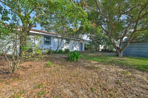 Bright, Pet-friendly Retreat In Avon Park!