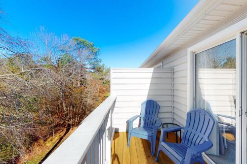 Salt Pond -- 15 Topsail Village