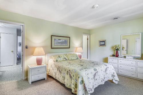 Bayberry Woods -- 714 Bayberry Circle