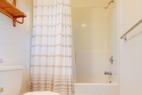 Tower Shores -- 39565 West Admiral