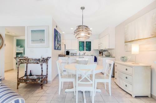 Sea Colony --- 3003c West Lake Ct