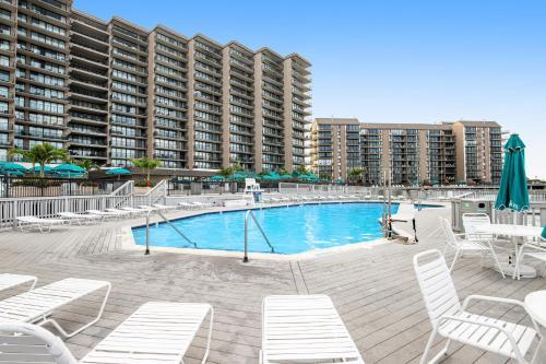 Sea Colony --- 3003c West Lake Ct