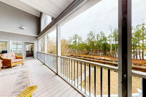 Salt Pond --- 408 Canal Way W