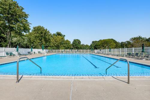 Salt Pond --- 408 Canal Way W