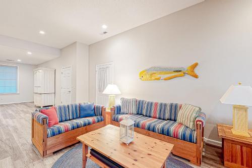 Salt Pond --- 408 Canal Way W