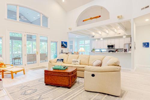 Salt Pond --- 408 Canal Way W