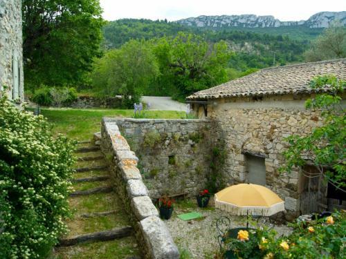 Holiday Home La Maison Du Brun Besignan