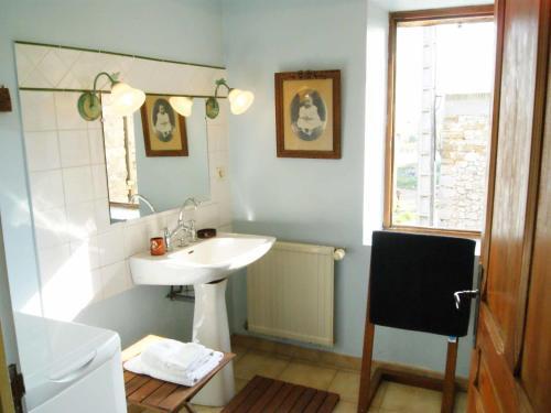 Holiday Home La Maison Du Brun Besignan