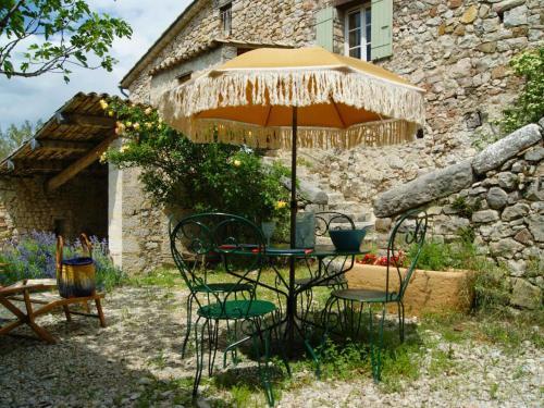 Holiday Home La Maison Du Brun Besignan