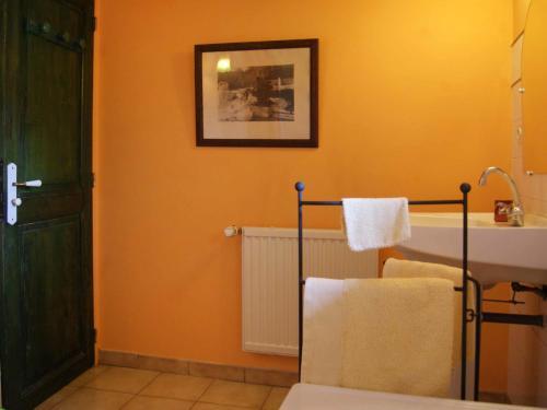 Holiday Home La Maison Du Brun Besignan