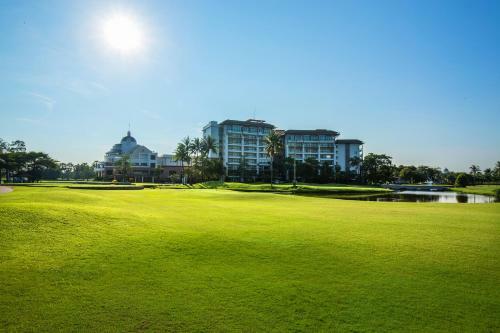 Hotel Summit Windmill Golf Residence