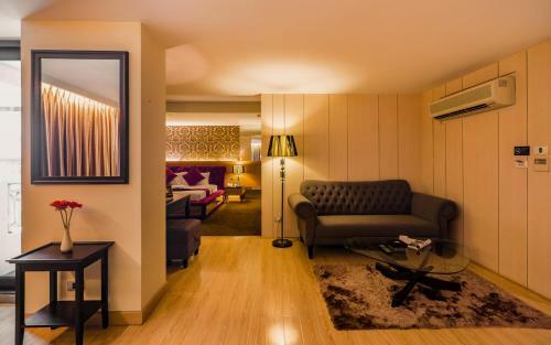 Grand Lord (boutique) Hotel