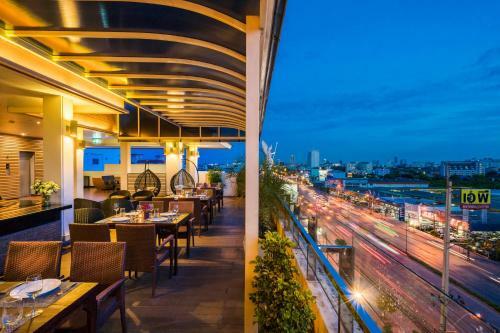 Grand Lord (boutique) Hotel