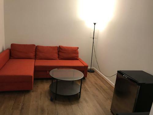 Steps To Convention Center, Downtown Dc, Metro Station: Private Apartment