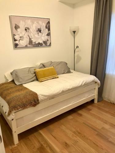 Brand New 2 Bedroom Apartment In Awesome Location.