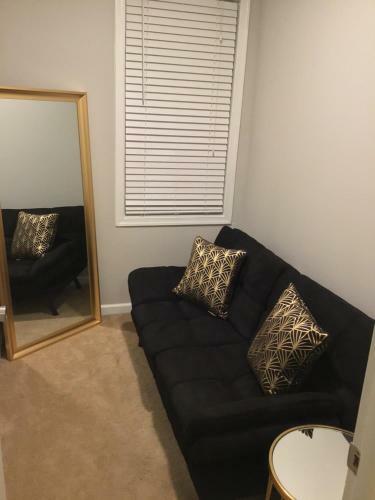 Spacious House Sleeps 5