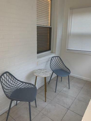 Spacious House Sleeps 5