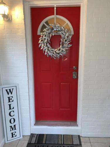 Spacious House Sleeps 5