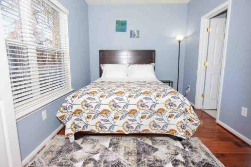Luxe Palace: Cheerful 2br & 3.5ba Located In Dc