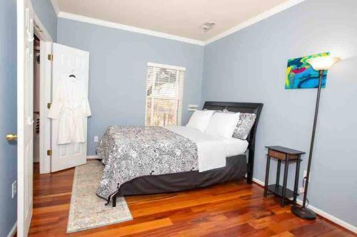 Luxe Palace: Cheerful 2br & 3.5ba Located In Dc