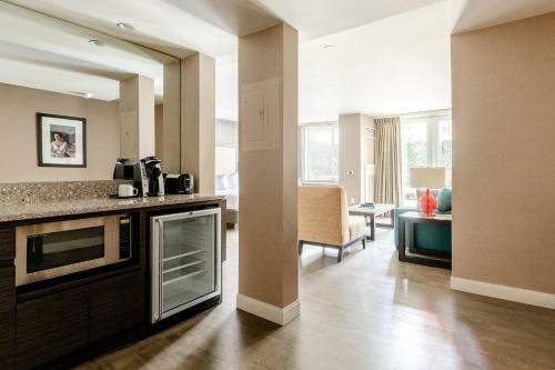 Hotel 2500 Penn, A Placemakr Experience