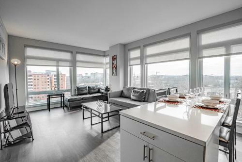 Two Bedroom Apartment Near Waterfront Apts