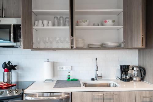 Two Bedroom Apartment Near Waterfront Apts