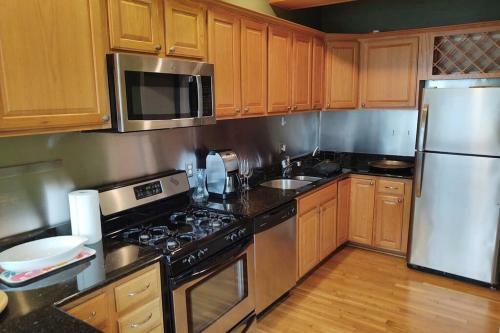 Apartamento Logan Circle Victorian 3-bedroom Duplex