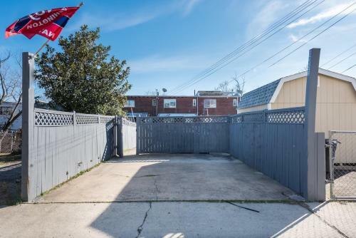 Private Basement Apartment In Brentwood