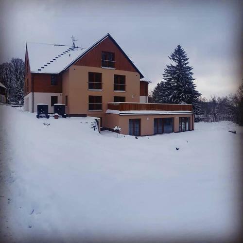 Nov� Apartm�n ?�?ky