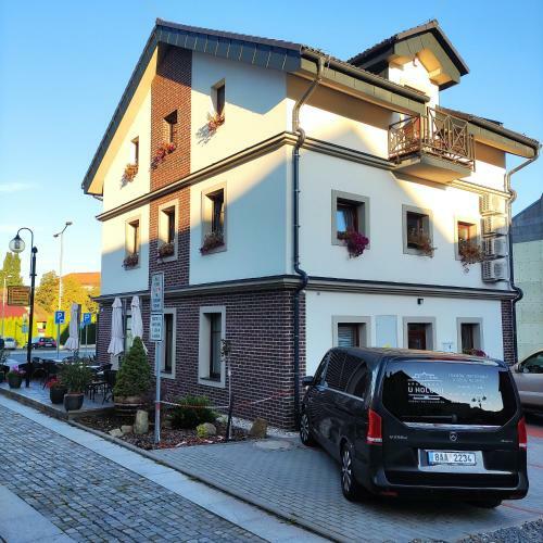 Apartm�ny U Holub?