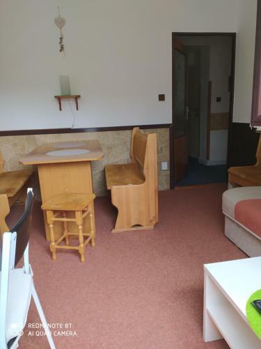 Apartm�nyji?ina