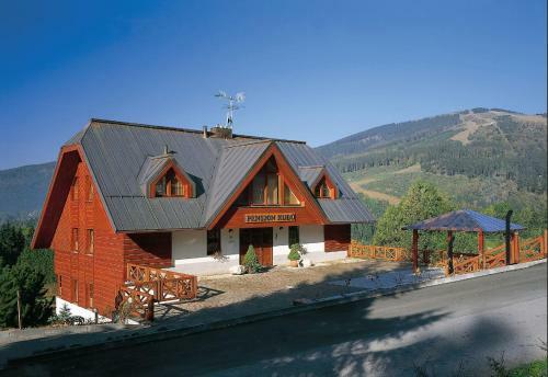 Hostal T?�l??kov� Pokoj Pension Kub?