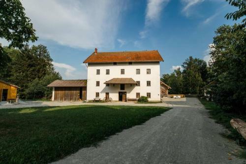 Veranstaltungszentrum Pr�hm�hle Mit Schlafpl�tzen
