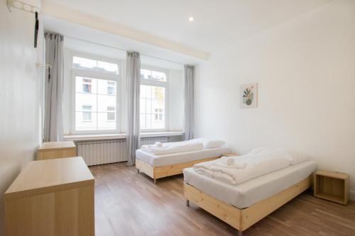 Lovely Sunny Apartments