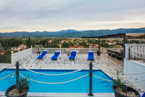 Villa Holiday Home Leko