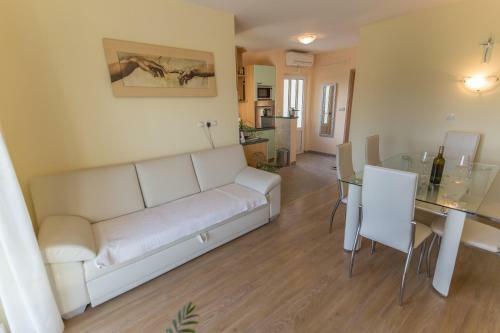Villa Holiday Home Leko