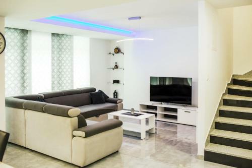 Villa Holiday Home Leko