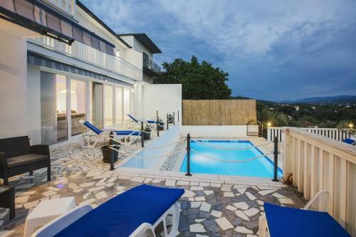 Villa Holiday Home Leko
