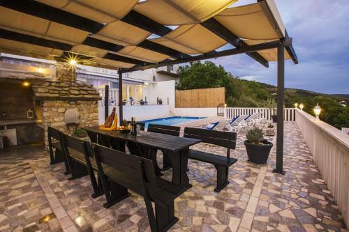 Villa Holiday Home Leko