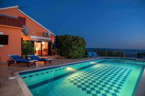 Holiday Home In Podstrana 7300