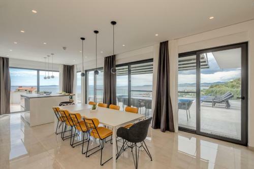 Luxury Villa Sundior Split With Private Pool And Jacuzzi