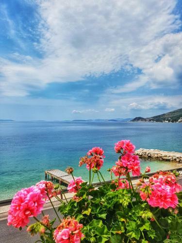 Apartment Sunshine Mali Rat-omis