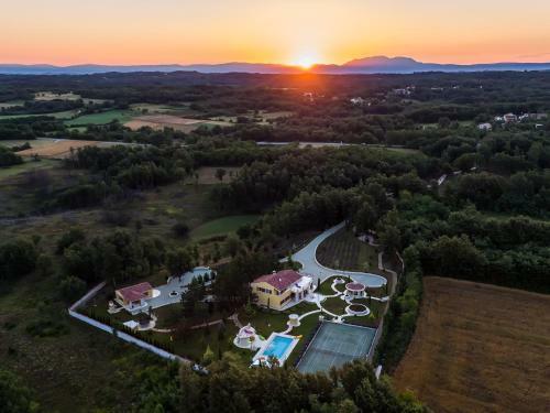 Villa Montepin Residence