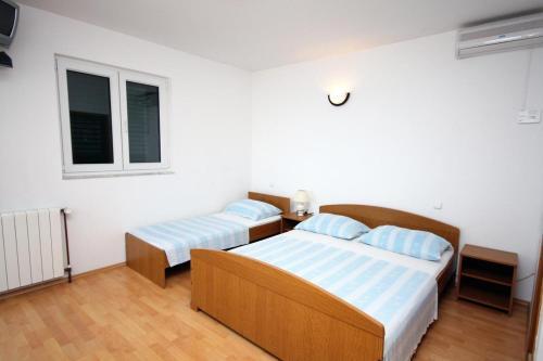 Apartments By The Sea Balica Rat, Omis - 4868