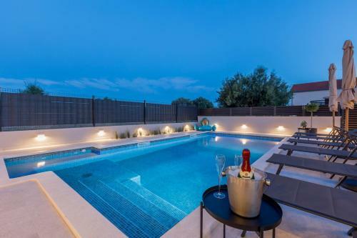 Luxury Villa Diana With Heated Pool
