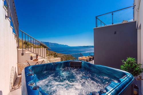 Villa Mia With Private Pool, Whirlpool, Gym, Sauna, Seaviews